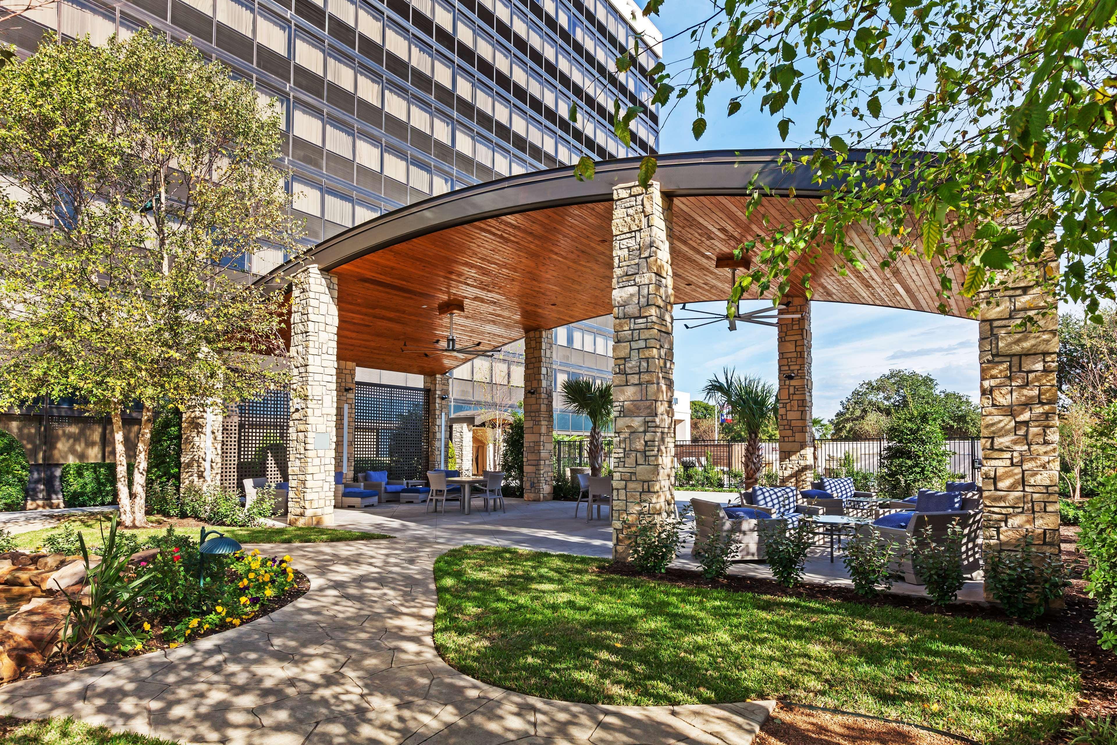 Hilton Waco Hotel Екстериор снимка
