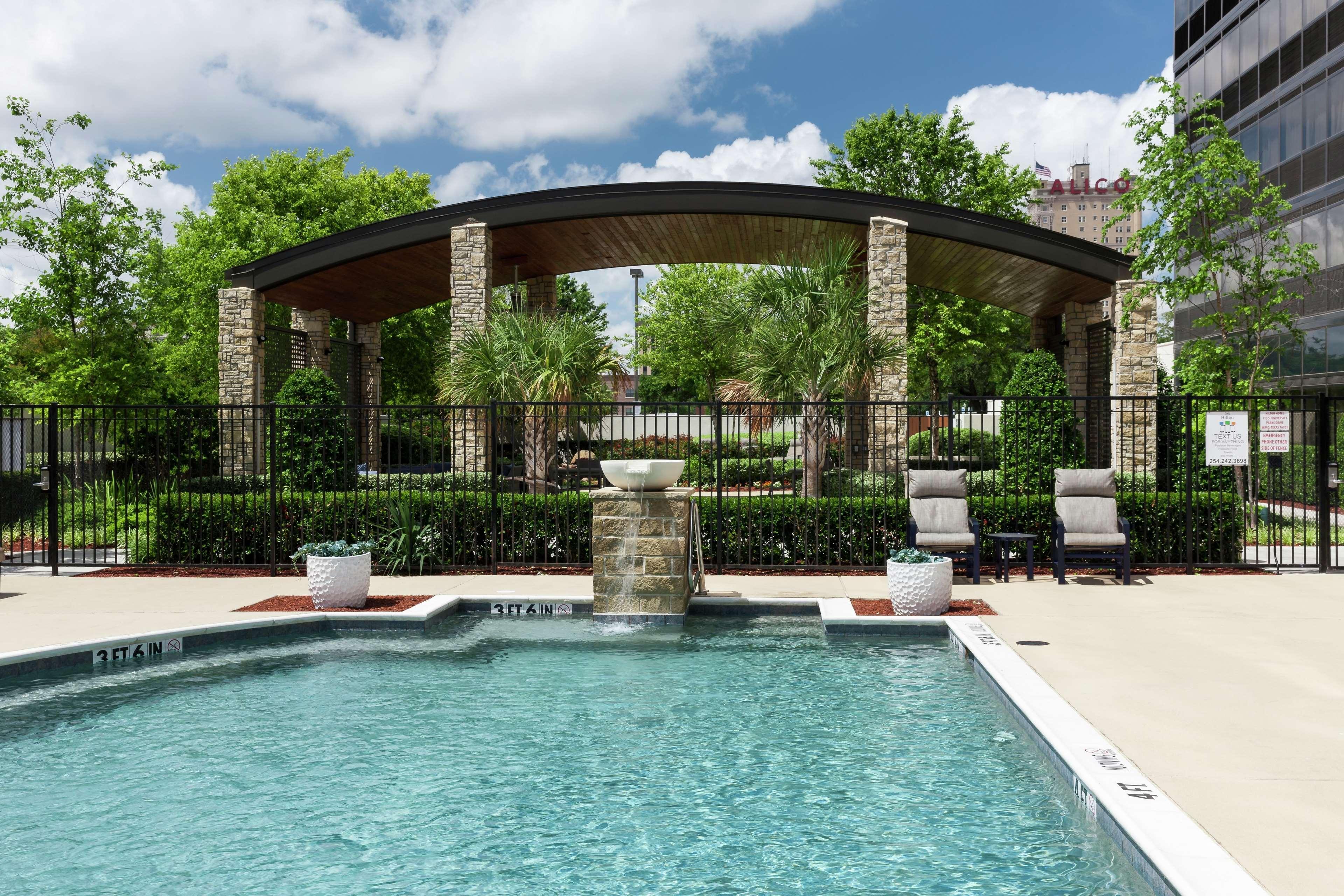 Hilton Waco Hotel Екстериор снимка