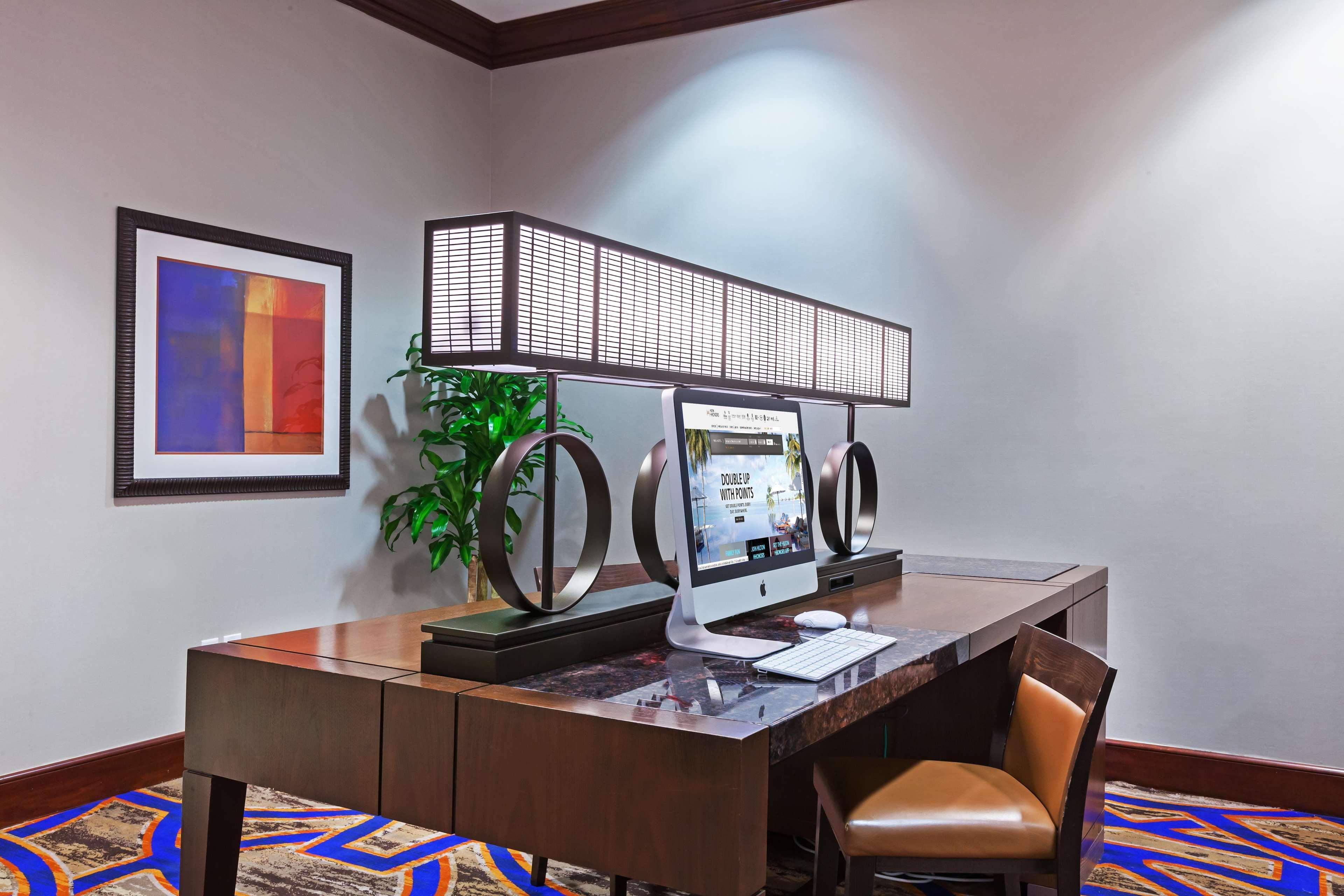 Hilton Waco Hotel Екстериор снимка