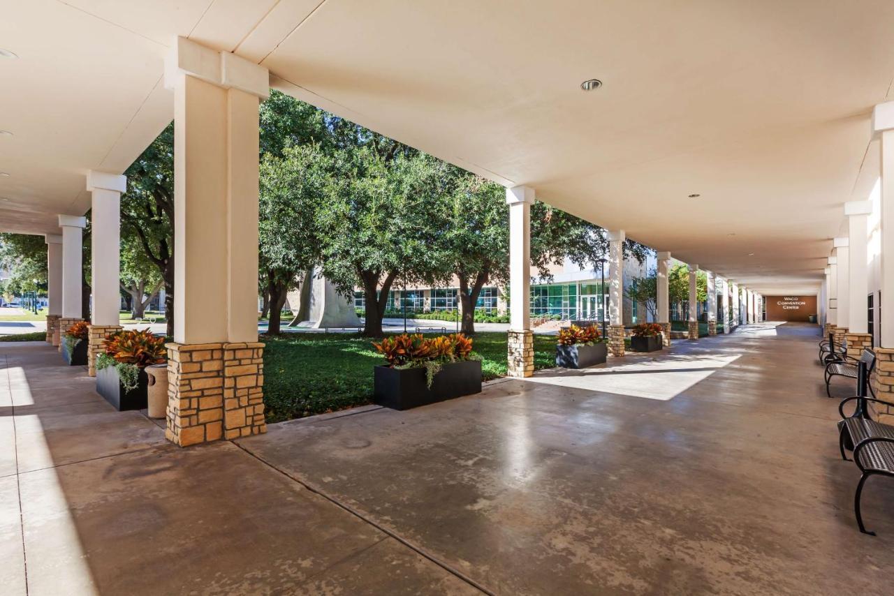 Hilton Waco Hotel Екстериор снимка