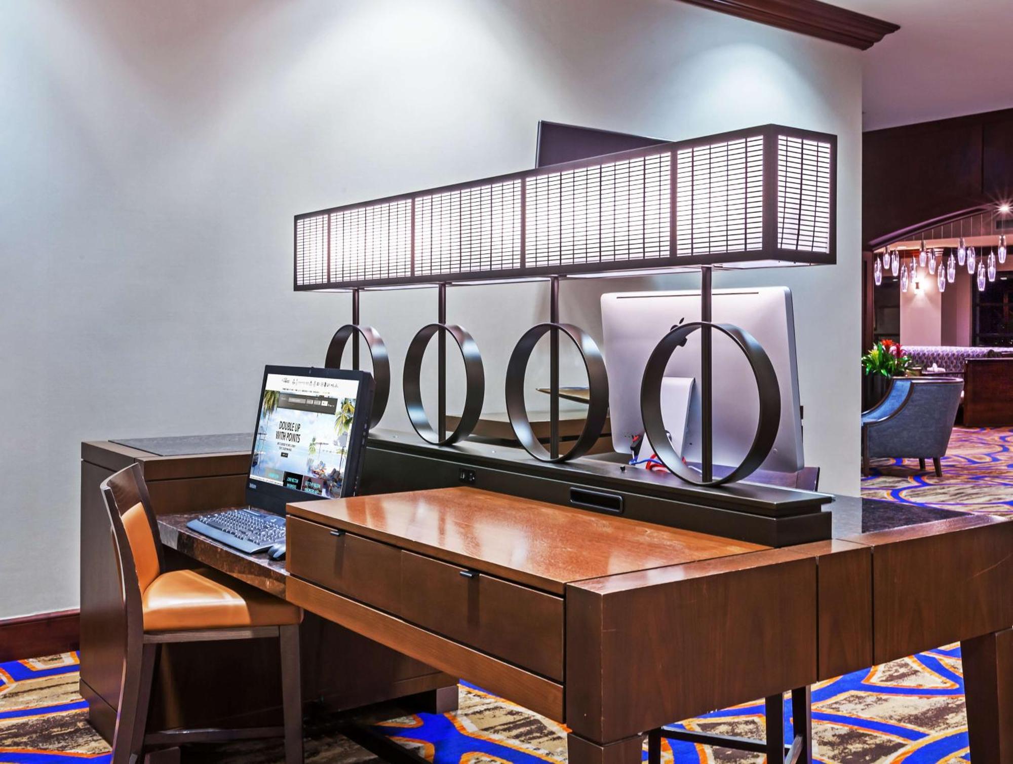 Hilton Waco Hotel Екстериор снимка