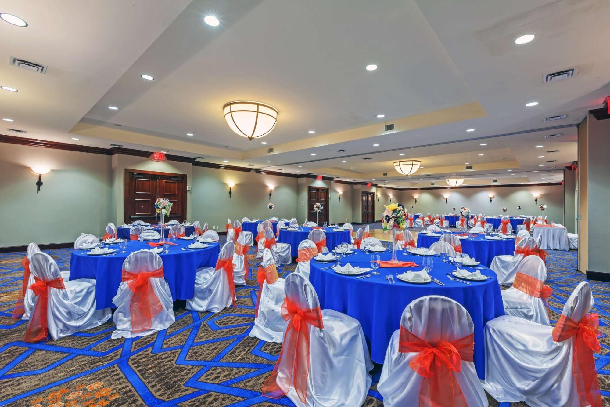 Hilton Waco Hotel Екстериор снимка