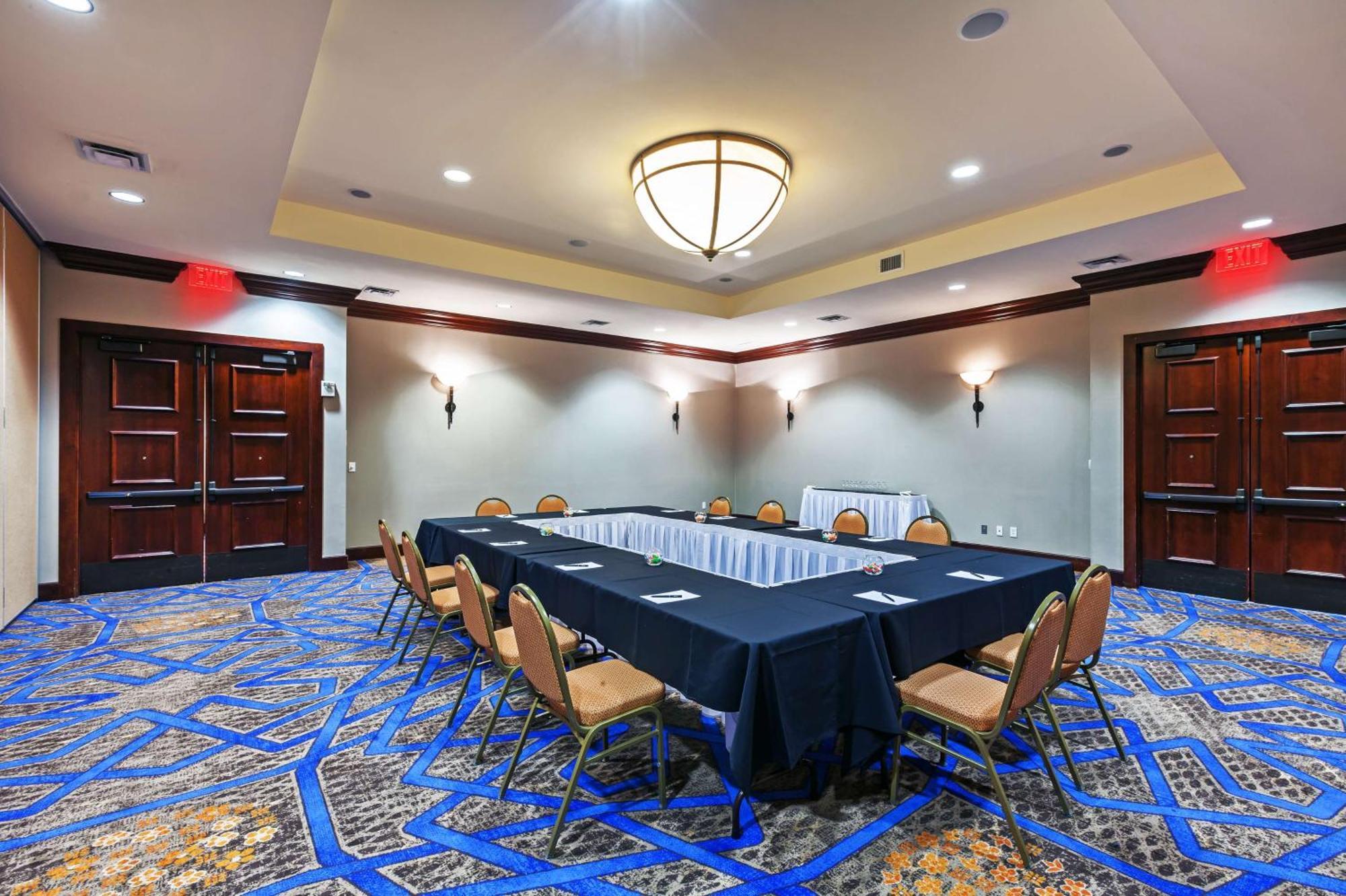 Hilton Waco Hotel Екстериор снимка